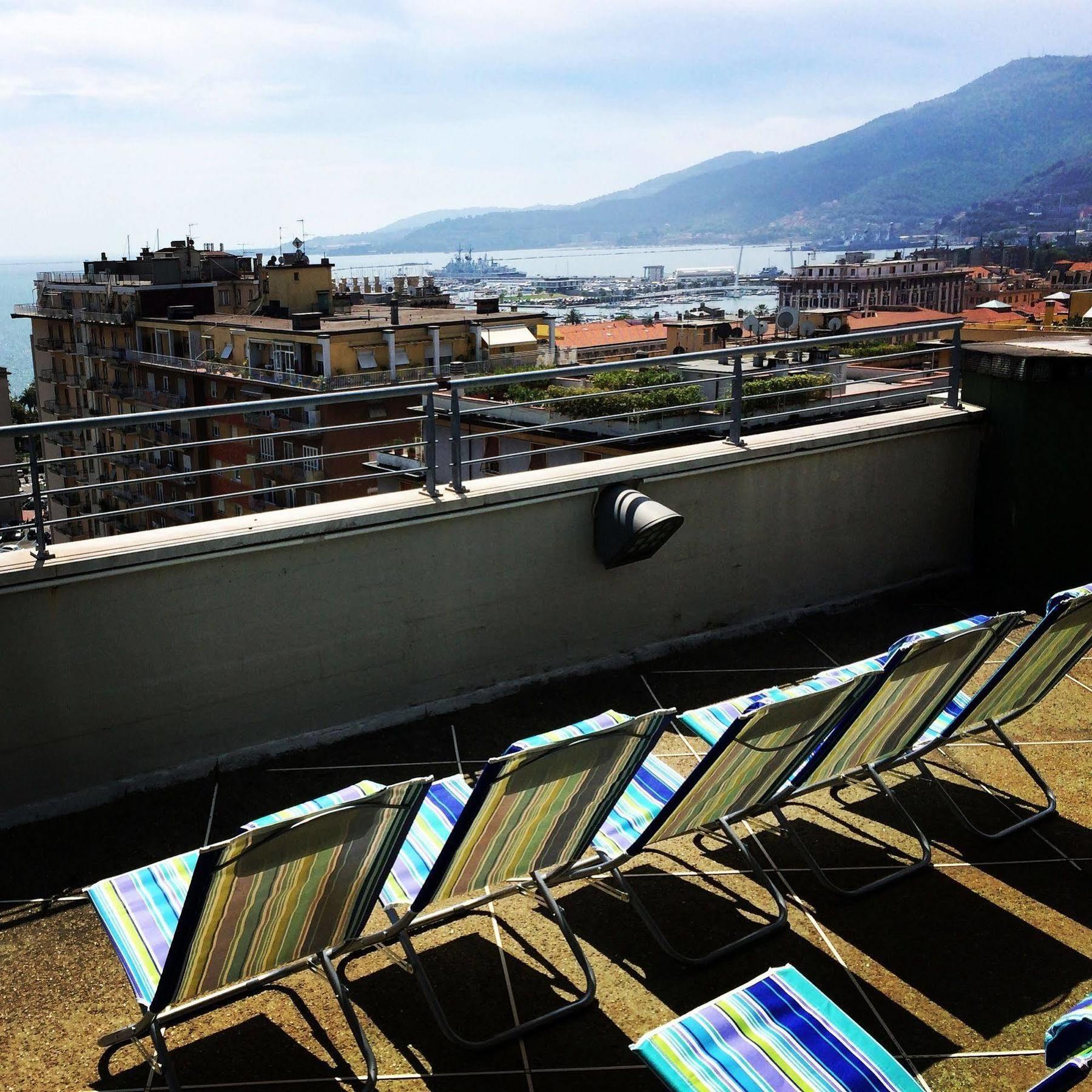 Hotel Hh Il Gabbiano La Spezia Exterior foto